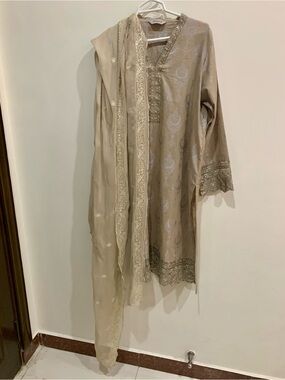Elegant Beige Embroidered Women's Tunic with Dupatta